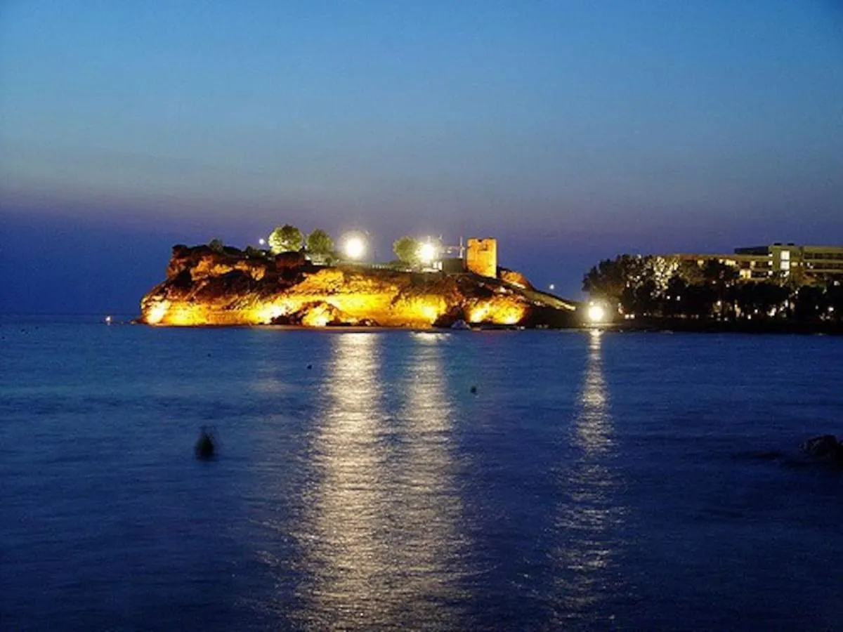 Sani Villa Of Traditional Architecture